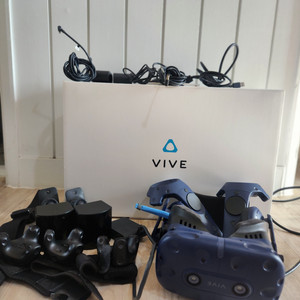 바이브 프로 Vive Pro VR 풀트래커 팝니다