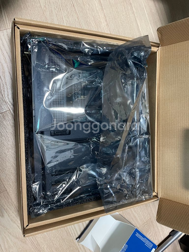 NZXT z490 풀박스--3