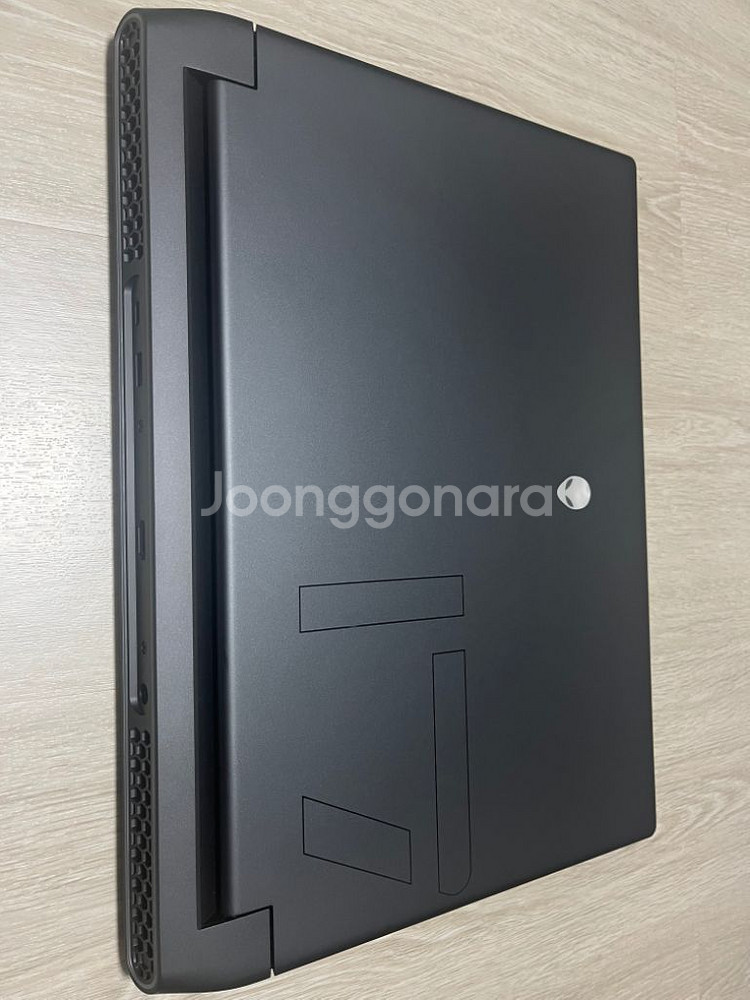 DELL 에일리언웨어 M17r5 게이밍노트북--4