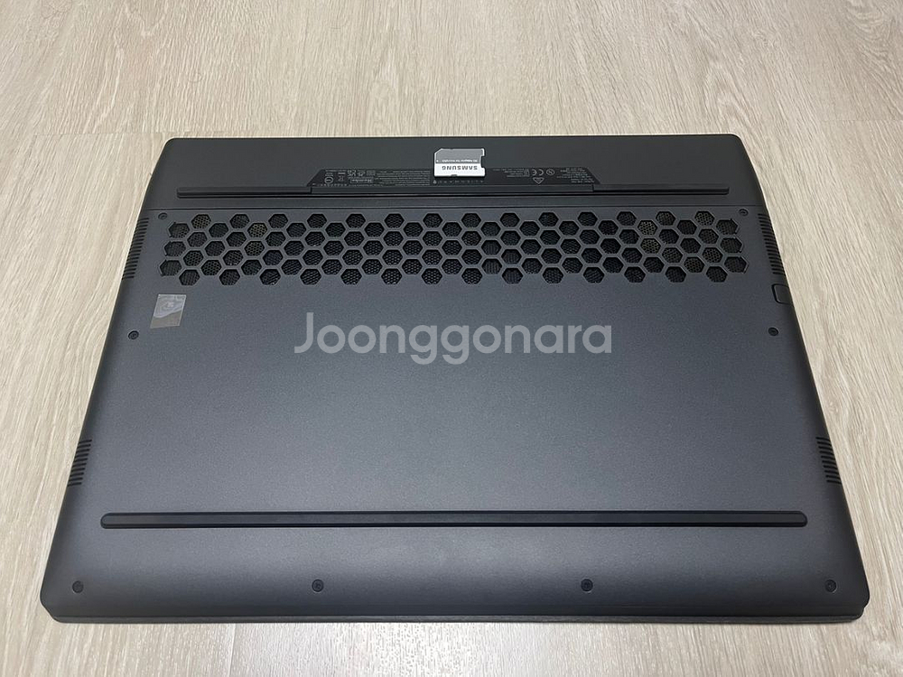 DELL 에일리언웨어 M17r5 게이밍노트북--9