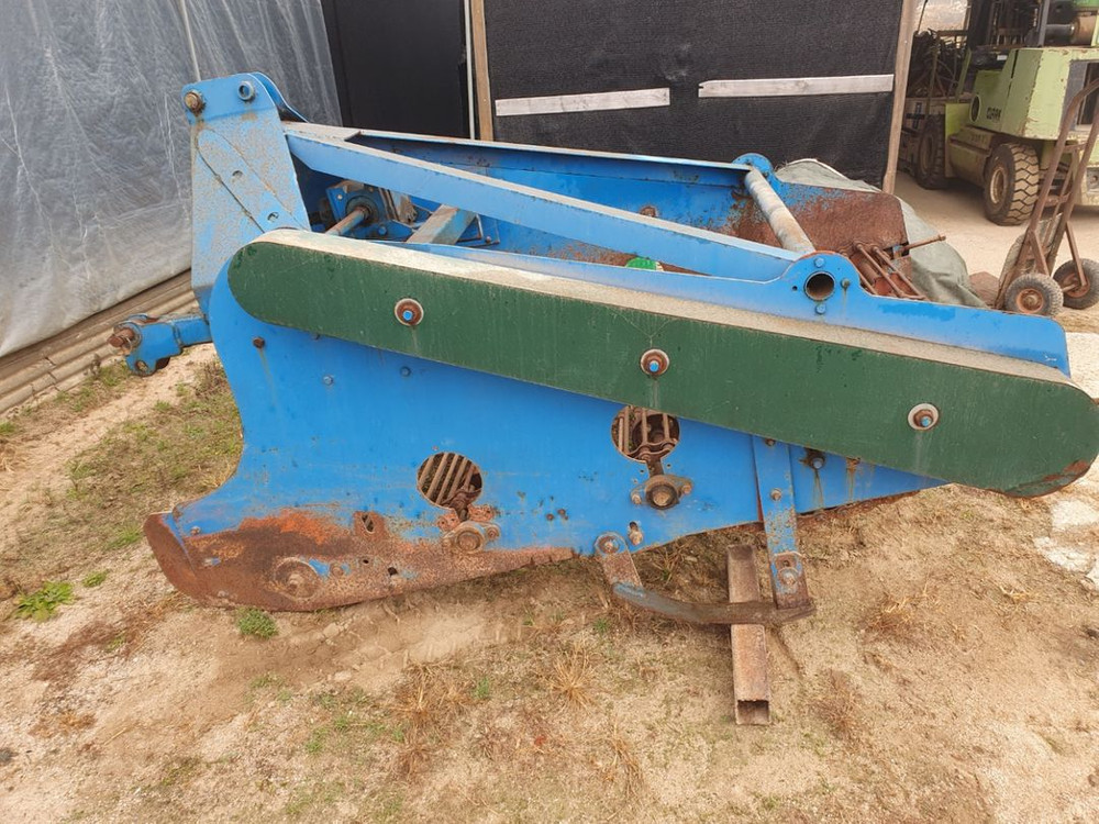 땅속 작물수확기 내놓습니다--1