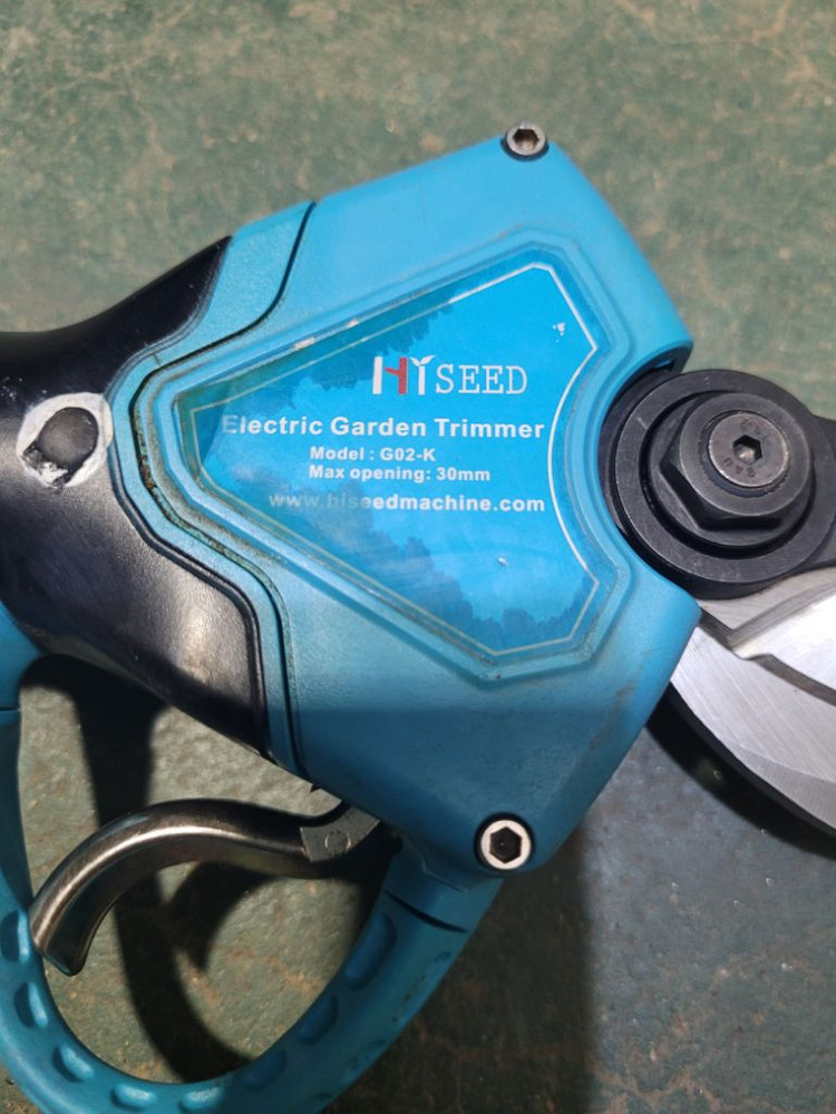 전동 전지가위 이미지