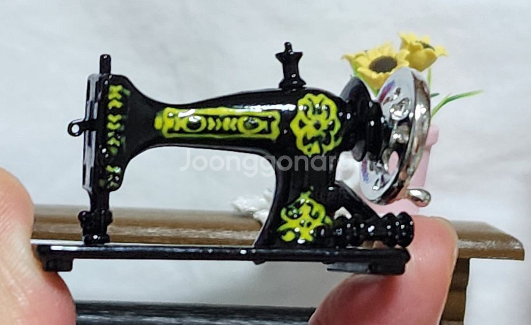 미니어처 테이블/재봉틀/소품--5
