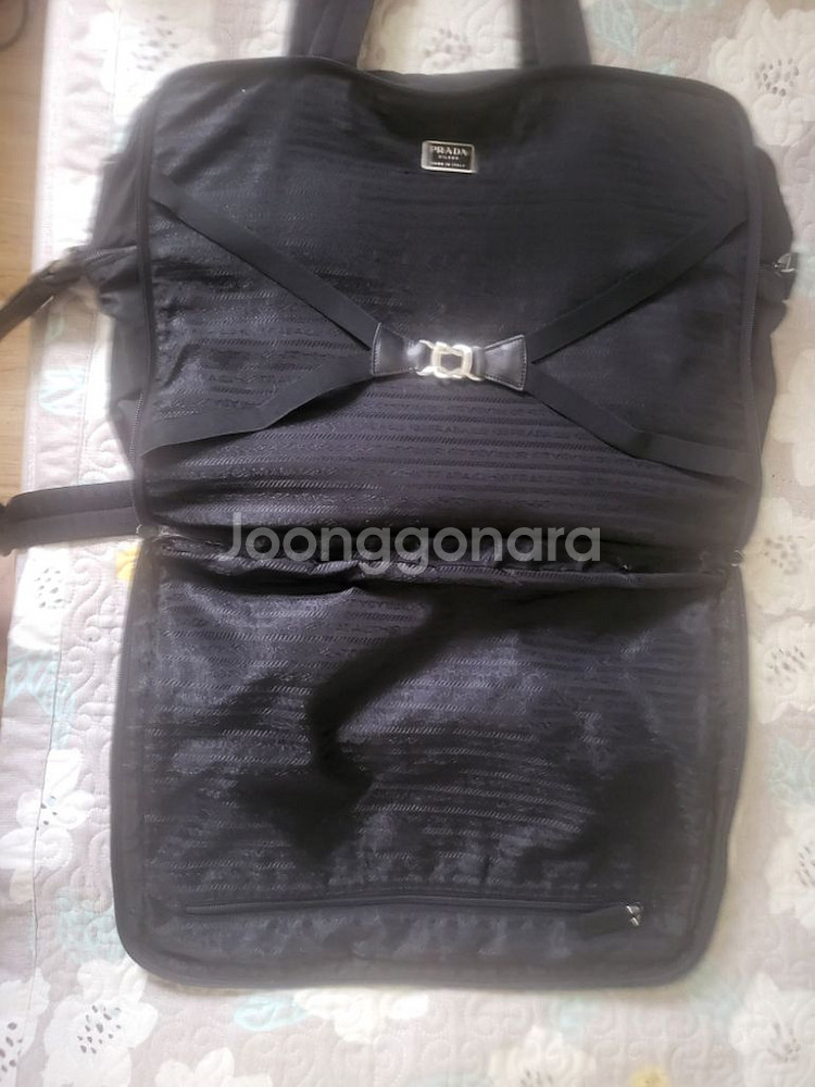 프라다 슈트케이스--1