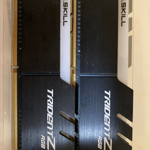 램 지스킬 트라이던트z 8gb x 2개 팝니다.