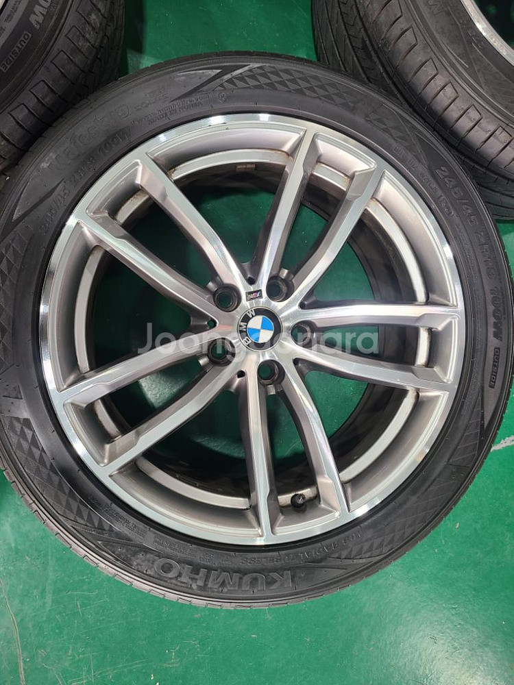 BMW520D(G30)662M 순정 18인치휠타이어세트--2