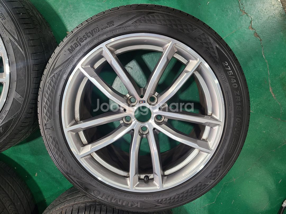 BMW520D(G30)662M 순정 18인치휠타이어세트--3