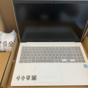 삼성 노트북 플러스2 NT550XDA-K14A 새상품