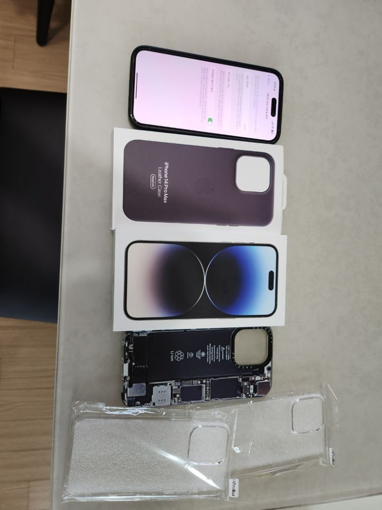 아이폰14 프로맥스 256 실버 애플케어 및 정품케이스--1