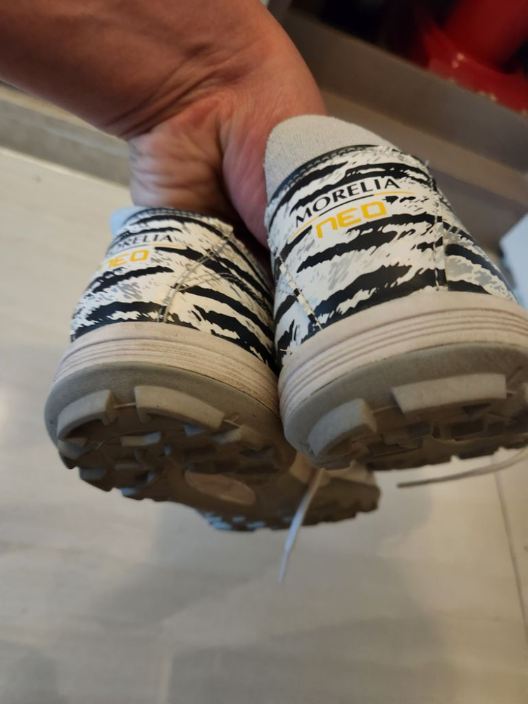 미즈노 모렐리아 네오3 풋살화--1