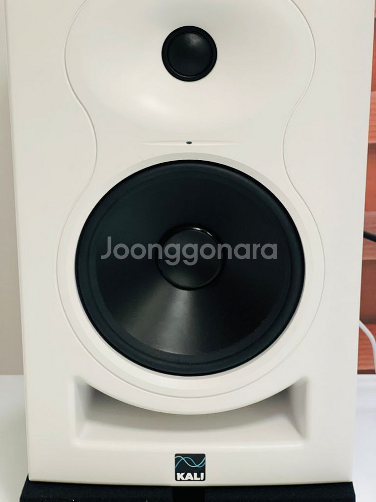 kali audio lp6 v1 화이트 오디오/홈시어터 중고나라
