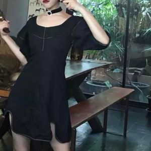 라인이 예쁜 블랙 미니 드레스(44사이즈)
