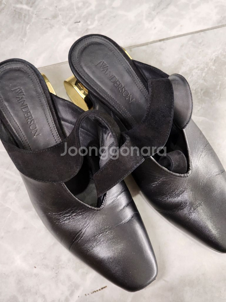 jw anderson cylinder heel pump--1