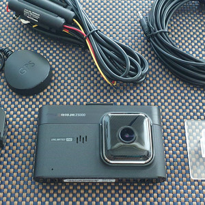 아이나비 Z5000 블랙박스 (32GB, GPS)