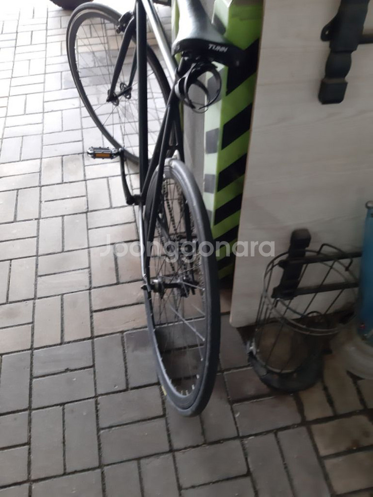 픽시 자전거 판매합니다 자물쇠도 드립니다--2