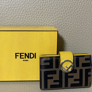 FENDI(펜디) 아코디언 카드지갑 상태최상(찔러보세요