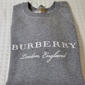 [정품]버버리맨투맨 남성L 여성은 오버핏으로