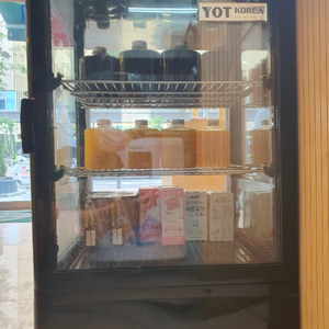 한국 YOT 업소용 4면유리 쇼케이스 카페 냉장고팝니다