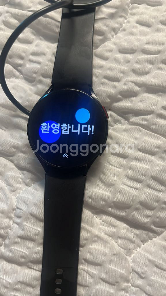 삼성워치4 44mm 충전기 포함해요--0