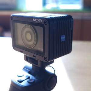 sony rx0 m2 판매합니다.