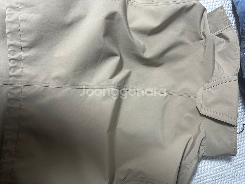 솔리드옴므 쉘파카 22ss 카키색 판매중--2