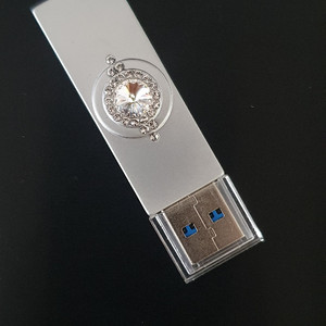 스왈로브스키 지문인식 USB 메모리 32G
