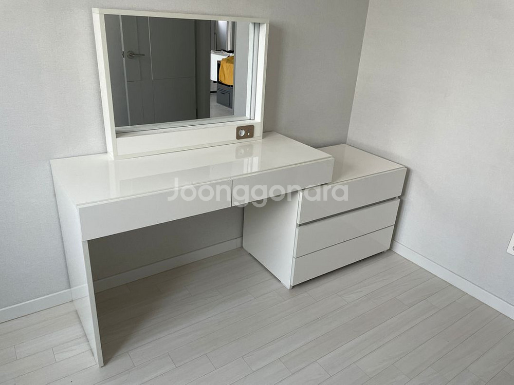 유에라 제니 UV 하이그로시 수납형 화장대 LED 거울--2