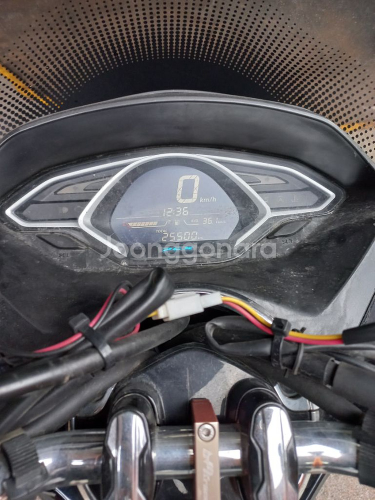 더뉴pcx20년식 유광블랙 판매합니다--7