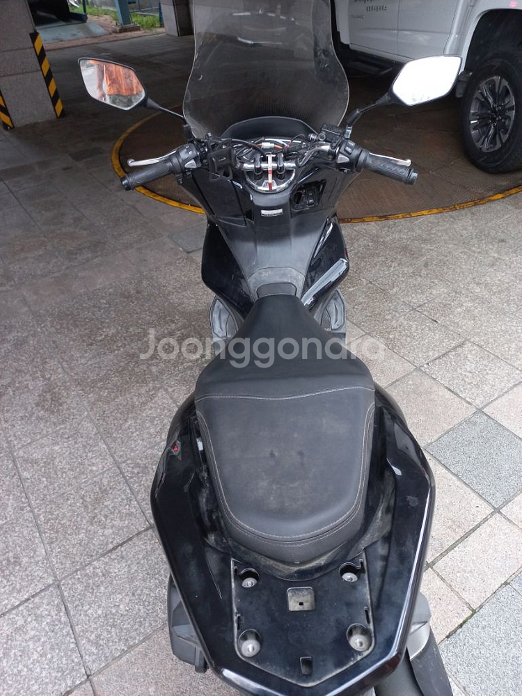더뉴pcx20년식 유광블랙 판매합니다--6