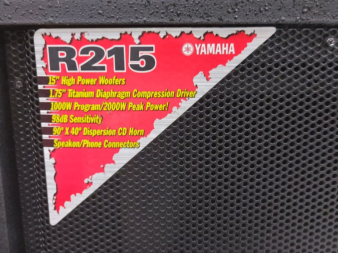 Yamaha best sale r215 speakers