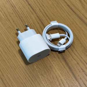 애플 20W 충전기 + 케이블 usb-c to 라이트닝