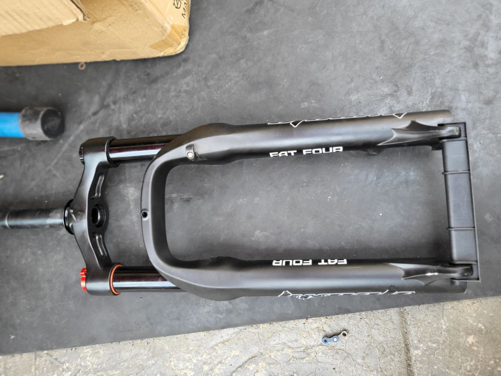 20인치 팻바이크 프론트샥 팝니다.--2