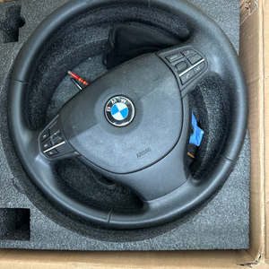 BMW 520d 순정 핸들