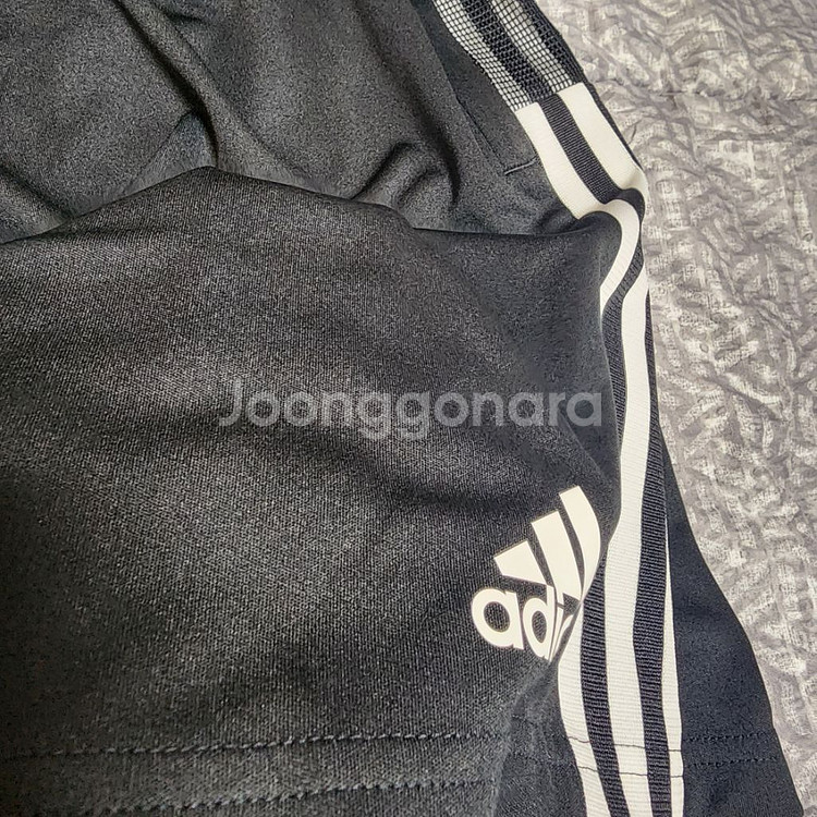 담엔준)새상품 아디다스 반바지 GN2157--5