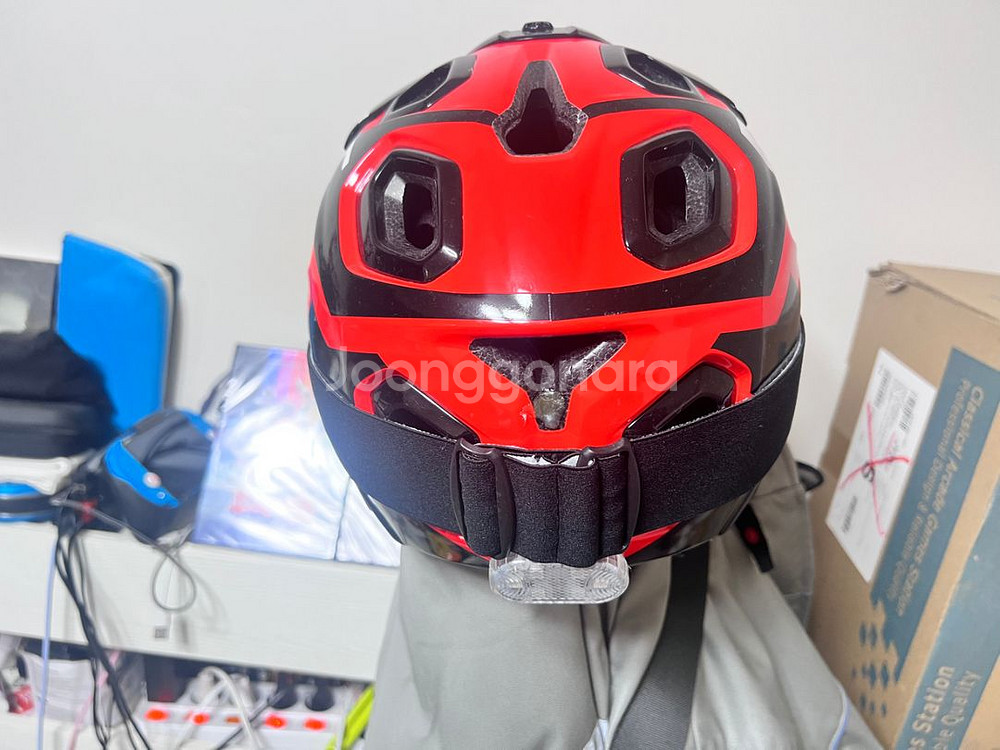 MET 헬멧 팝니다.--3