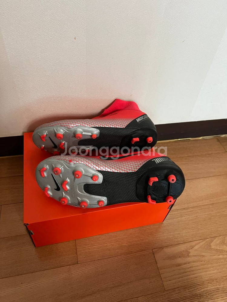 머큐리얼 슈퍼플라이6 CR7 240mm 축구화--2