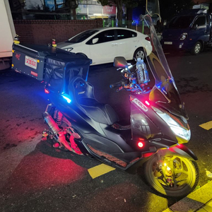 pcx125cc 풀튜닝차량 판매합니다 폐지완료