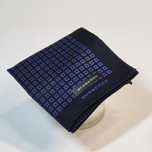 버버리 네이비 패턴 손수건 새상품 일본백화점