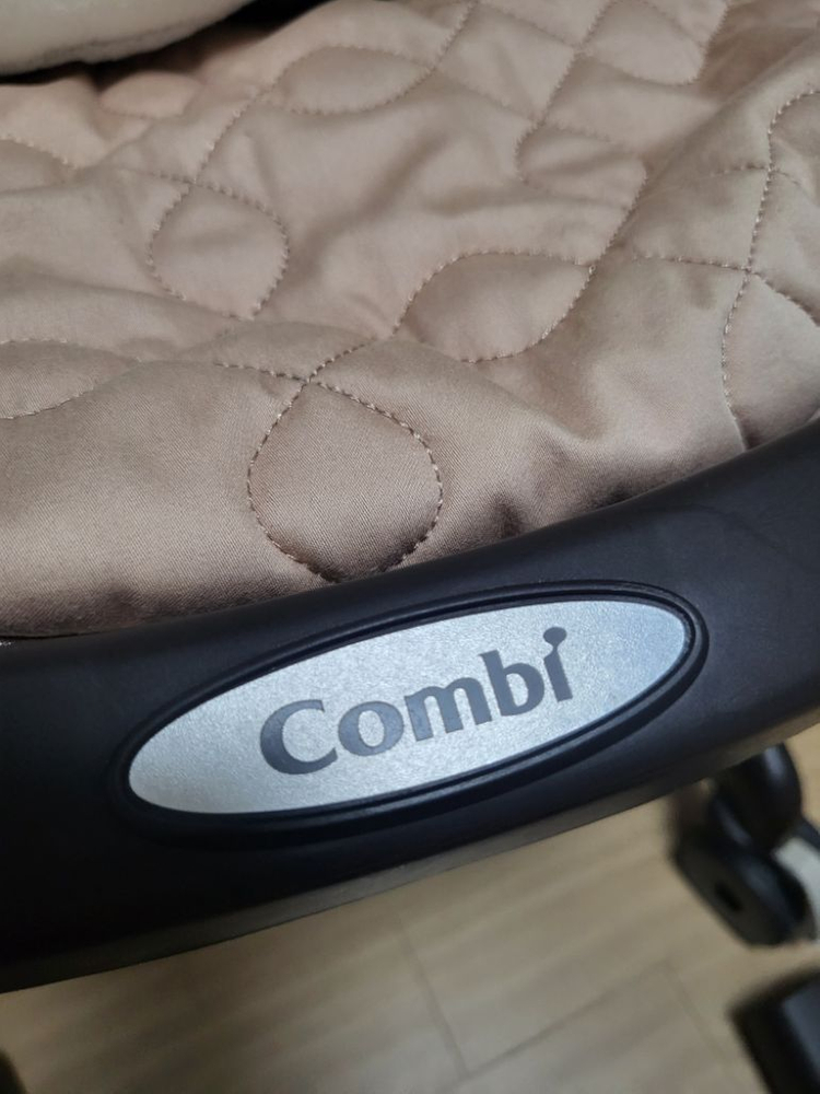 콤비 네무리라 전동 바운서 이미지