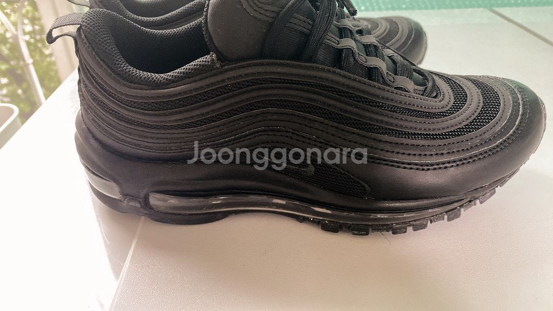 나이키 에어맥스97 트리플블랙255미리(S+급)--3