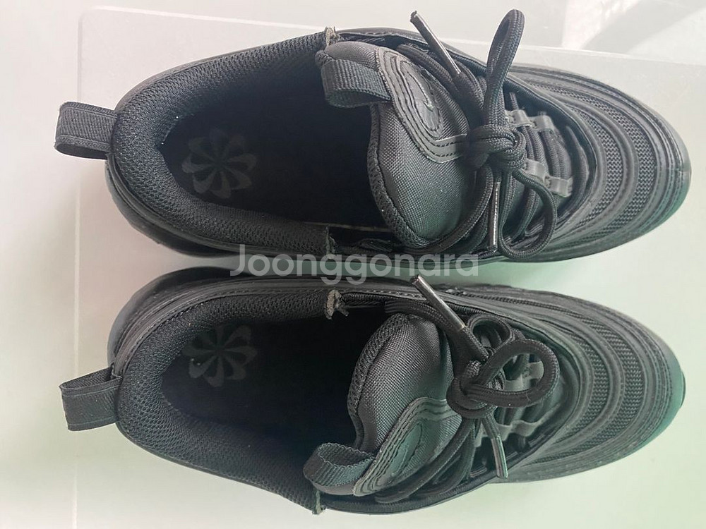 나이키 에어맥스97 트리플블랙255미리(S+급)--5