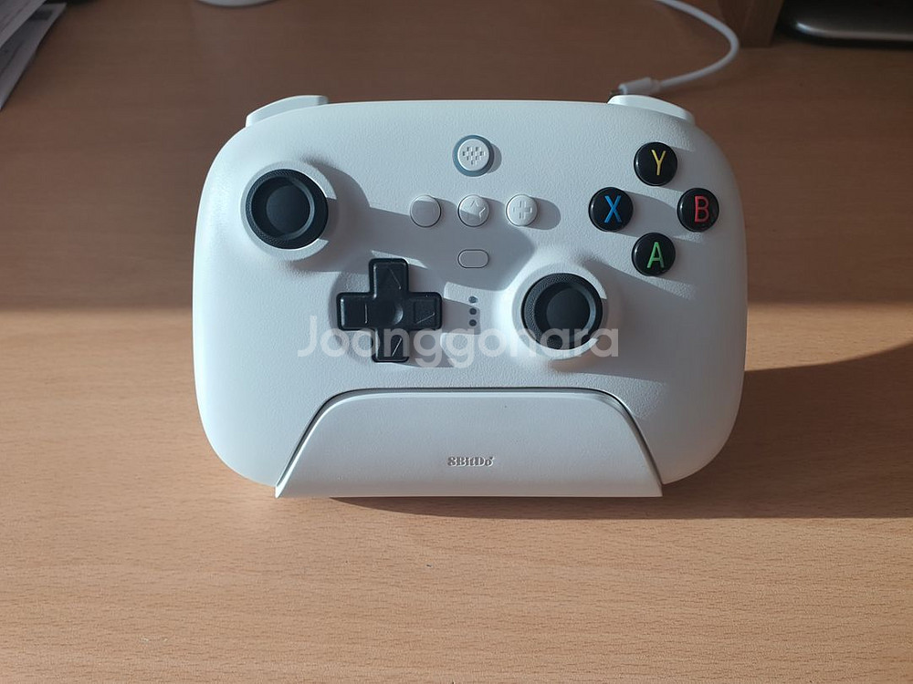 8bitdo 2.4 무선 컨트롤러입니다.--0