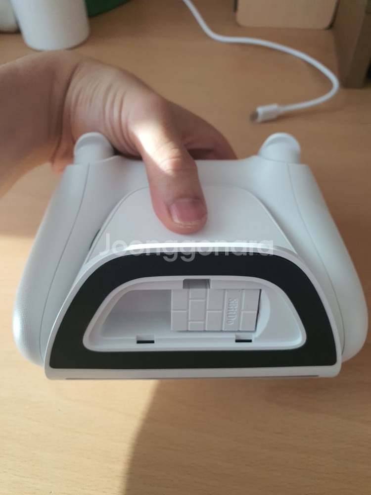 8bitdo 2.4 무선 컨트롤러입니다.--1