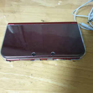 뉴 닌텐도 3ds XL 레드 팝니다 (칩 3개 포함)