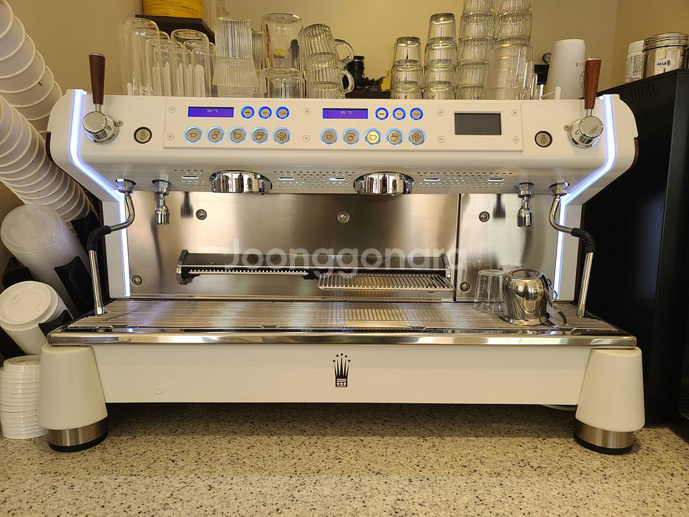 콘티 몬테카를로 화이트 우드 커스텀 커피머신 2그룹--1