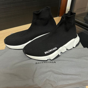 발렌시아가 스피드러너 35c