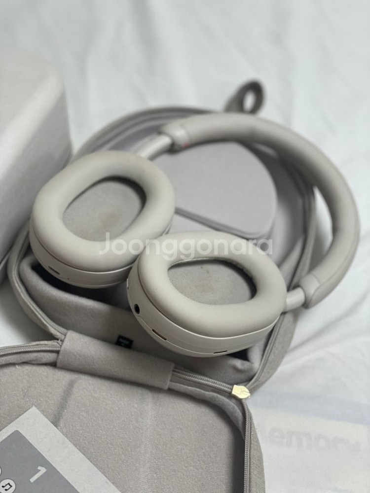 소니wh-1000xm5 실버/화이트--3