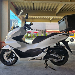 혼다 PCX125 짧은키로수 22년식 판매합니다.