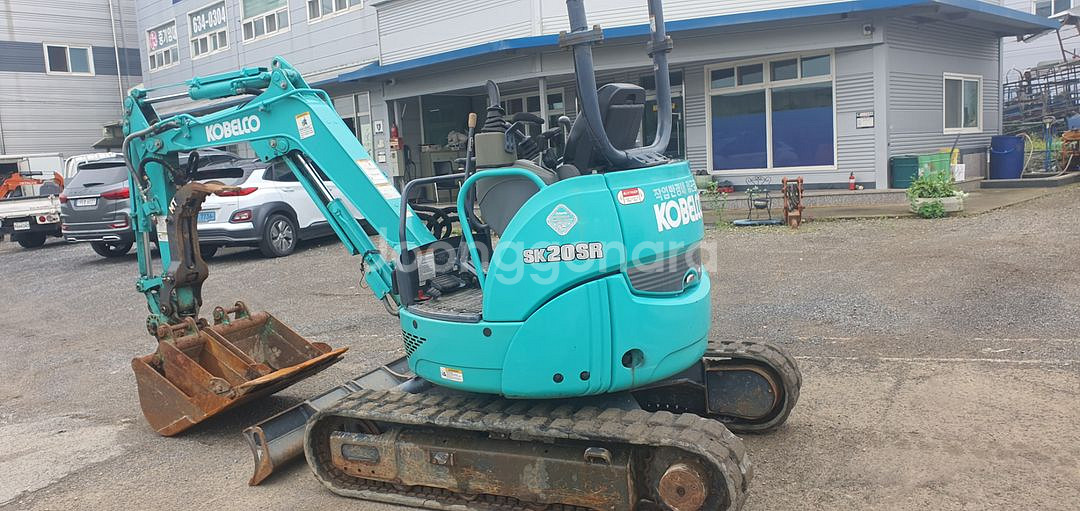 코벨코20 집게장착 굴삭기--0