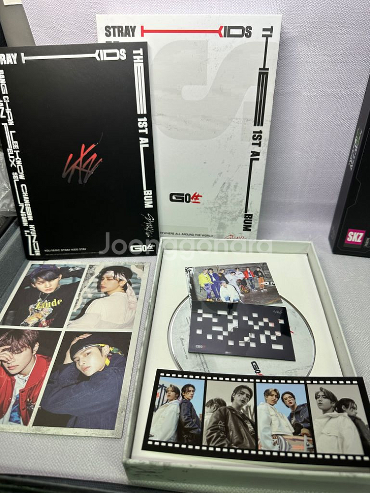 스트레이키즈 앨범 총11개외,포토북 굿즈다수--4
